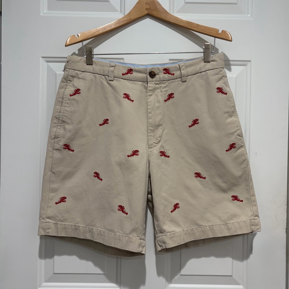 Brooks Brothers 346 Tan Shorts with Red Lobster Embroidery, w34